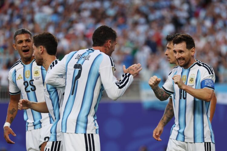 Messi inagotable: el diez clavó un golazo y Argentina derrota 1-0 a Argelia