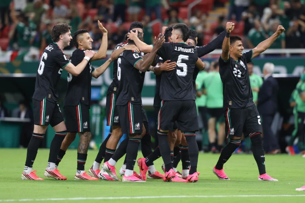 México venció a Corea del Sur con un gol increíble y clasificó a 16avos de final México venció a Corea del Sur con un gol increíble y clasificó a 16avos de final