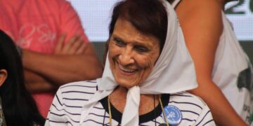Murió Taty Almeida, referente histórica de las Madres de Plaza de Mayo Línea Fundadora Murió Taty Almeida, referente histórica de las Madres de Plaza de Mayo Línea Fundadora