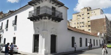 Nada se exhibe por azar: una jornada para pensar los museos desde adentro Nada se exhibe por azar: una jornada para pensar los museos desde adentro