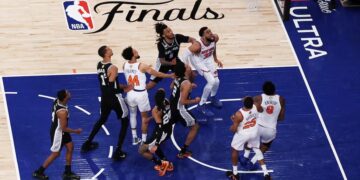 New York Knicks logró una remontada histórica, venció a los Spurs y está a un paso del título