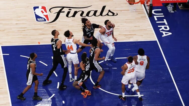 New York Knicks logró una remontada histórica, venció a los Spurs y está a un paso del título