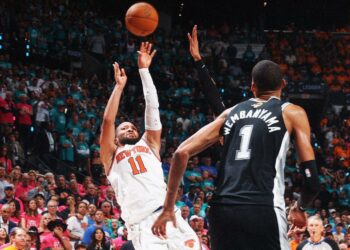 Nueva York Knicks sorprendió a San Antonio Spurs y lidera las Finales de la NBA