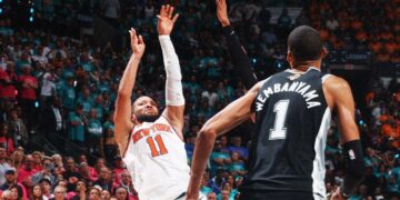 Nueva York Knicks sorprendió a San Antonio Spurs y lidera las Finales de la NBA