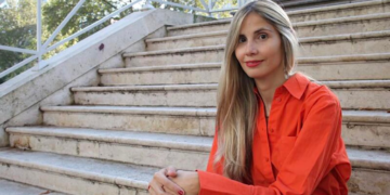 Paula Klein ganó el Premio Lumen de Novela 2026 con “El amor inventado” Paula Klein ganó el Premio Lumen de Novela 2026 con “El amor inventado”