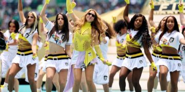 Con homenaje a Diego y Pelé: Shakira encabezó la primera ceremonia inaugural Con homenaje a Diego y Pelé: Shakira encabezó la primera ceremonia inaugural