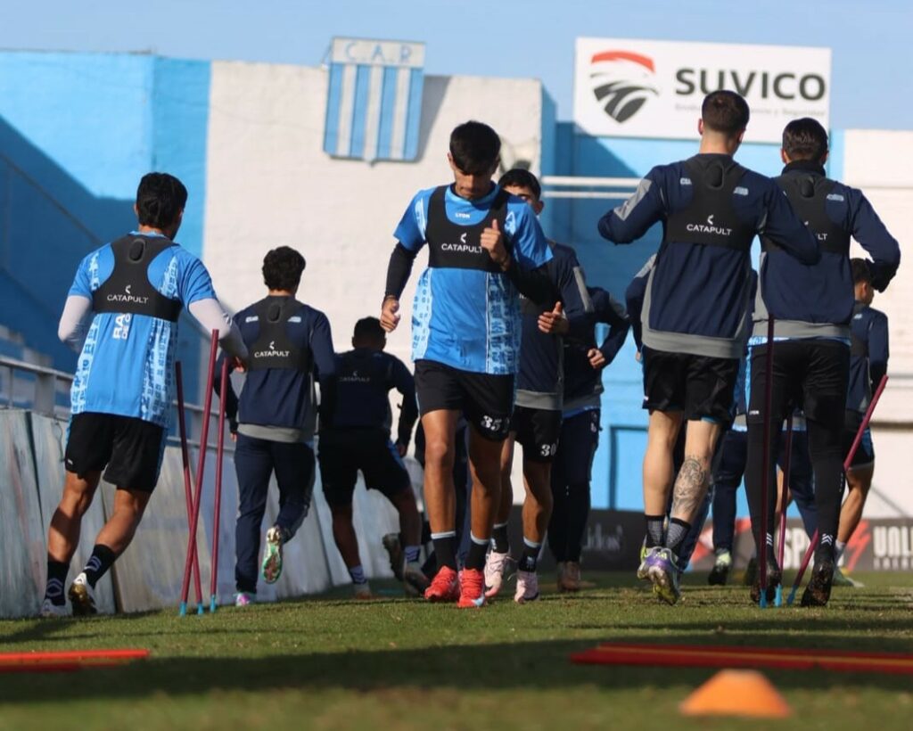 Racing busca aprovechar el envión anímico frente a San Telmo