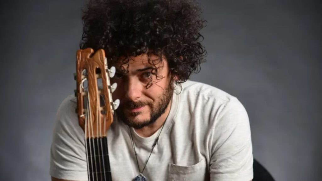 El invierno trae a Raly Barrionuevo junto a su maquinaria de nuevas canciones