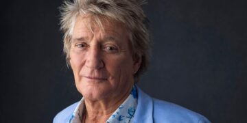 Rod Stewart tuvo que usar oxígeno para terminar su concierto en Utah Rod Stewart tuvo que usar oxígeno para terminar su concierto en Utah