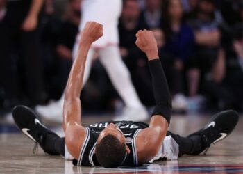 San Antonio Spurs derrotó a los New York Knicks y achicó la diferencia en las Finales