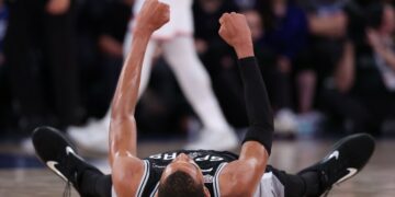 San Antonio Spurs derrotó a los New York Knicks y achicó la diferencia en las Finales