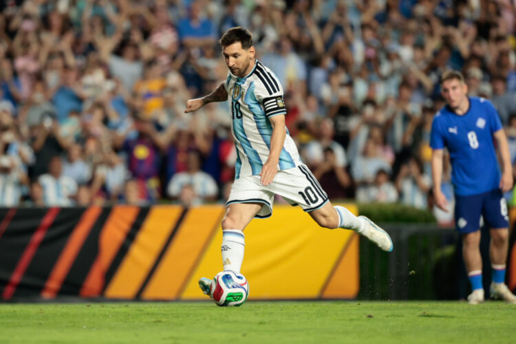 Scaloni probó, Argentina ganó y llega afilada al debut en el Mundial Unos minutos le alcanzaron a Leo para convertirse en la figura del partido.