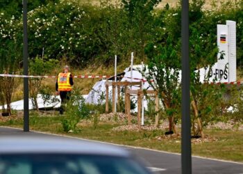 Se estrelló una avioneta con paracaidistas y 11 personas murieron