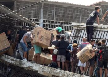 Se registraron saqueos en comercios de La Guaira tras los sismos