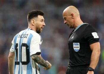 Szymon Marciniak, árbitro de la final de Qatar 2022, será el encargado de impartir justicia en el estreno de Argentina frente a Argelia.