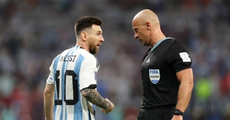 Szymon Marciniak dirigirá el debut de Argentina ante Argelia en el Mundial 2026 Szymon Marciniak, árbitro de la final de Qatar 2022, será el encargado de impartir justicia en el estreno de Argentina frente a Argelia.