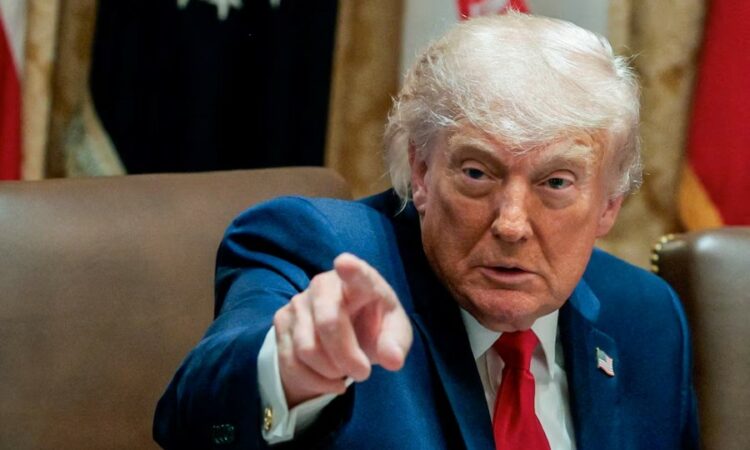 El presidente de Estados Unidos, Donald Trump, cuestionó a los congresistas republicanos que respaldaron la iniciativa demócrata.