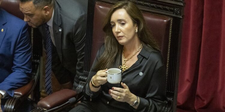 Villarruel volvió a marcar distancia con Milei y apuntó contra Adorni en el Día de la Bandera Victoria Villarruel.