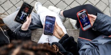 Cómo se están informando los jóvenes: entre algoritmos, IA y fake news
