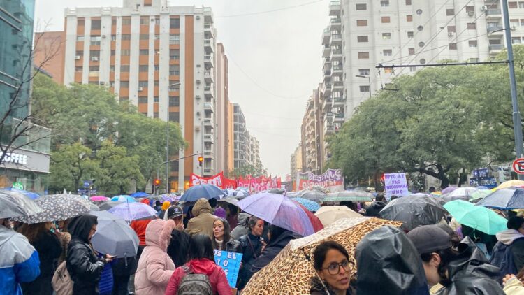 La familia de Agostina Vega encabeza la marcha de Ni Una Menos en Córdoba La familia de Agostina Vega encabeza la marcha de Ni Una Menos en Córdoba