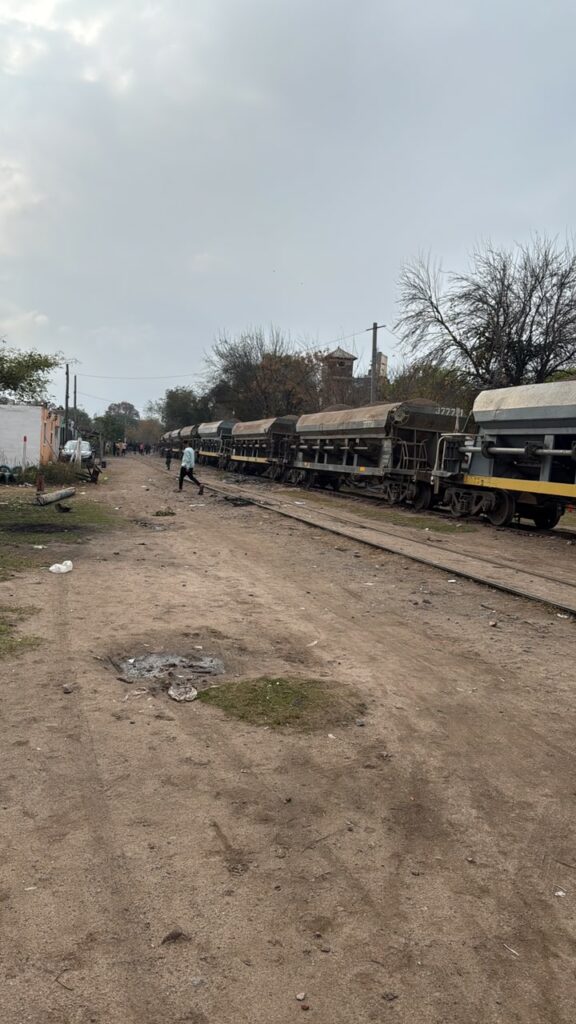 Descarriló un tren de carga y un niño terminó herido