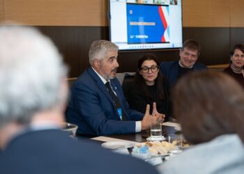 Córdoba presentó sus avances ante la industria farmacéutica