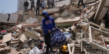 Una nueva réplica sacudió a Venezuela y dificultó las tareas de rescate tras los terremotos