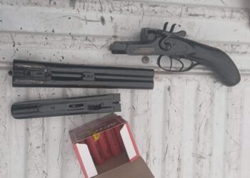 El arma secuestrada durante el operativo realizado en barrio Avellaneda.
