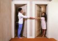 Juntos, pero en casas separadas: la convivencia dejó de ser esencial para muchas parejas
