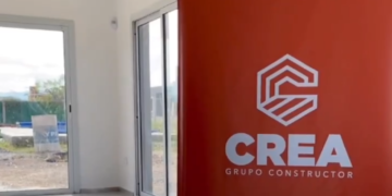 Elevan a juicio a tres integrantes de una empresa constructora acusados de 22 estafas en Córdoba La Justicia de Córdoba solicitó la elevación a juicio de tres integrantes de un grupo constructor acusados de cometer 22 estafas vinculadas a proyectos de viviendas y piletas.