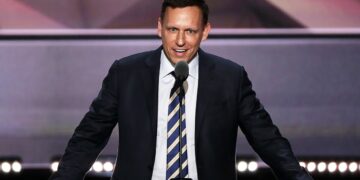 Filtraron la lista de miembros del exclusivo club Dialog de Peter Thiel