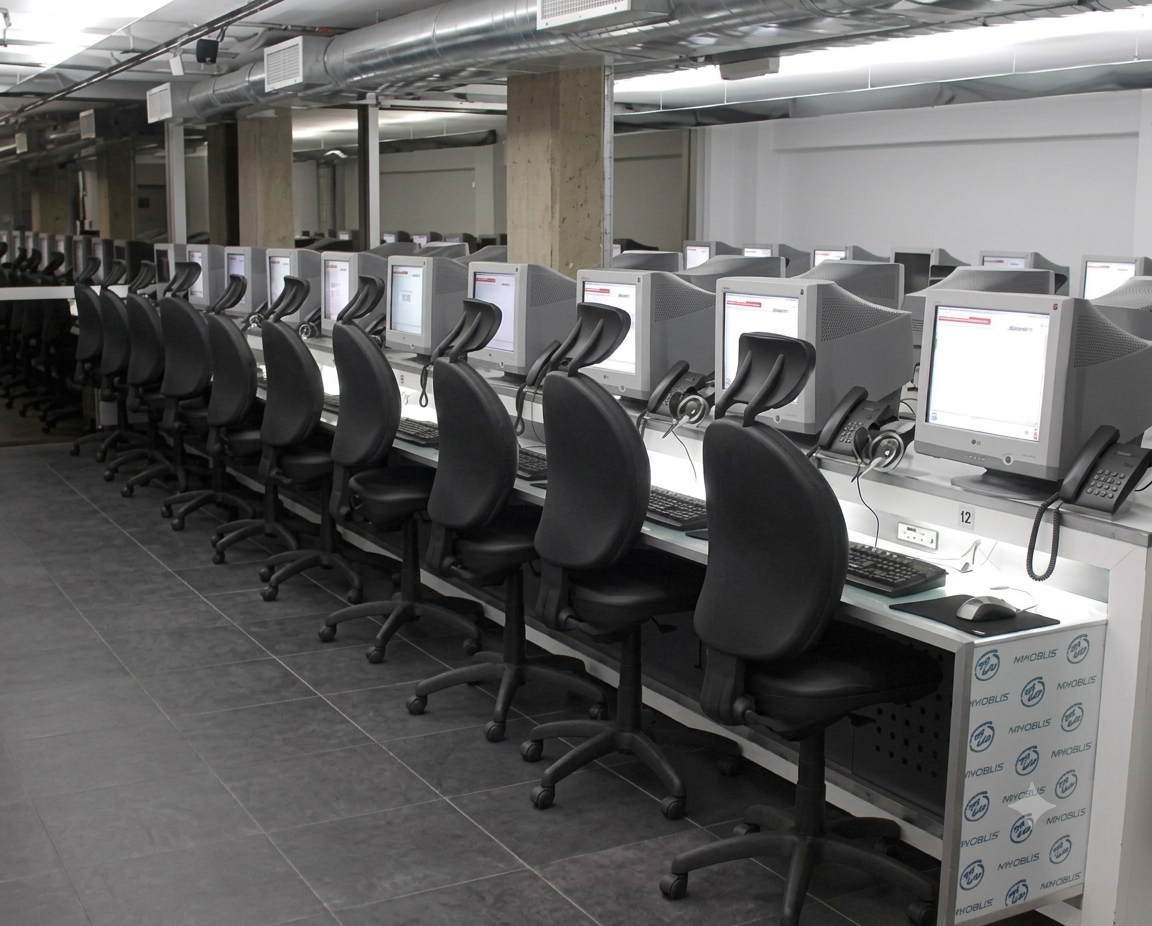 Los últimos cybers de Córdoba: adaptarse o desaparecer Empire Tech en 2005 (Av. Vélez Sarsfield al 100)