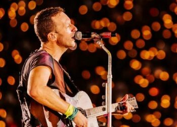 El Teatro La Cañada se transforma en una cápsula sonora con clásicos de Queen y Coldplay