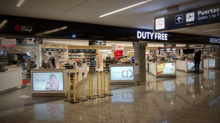 La nueva normativa busca potenciar la actividad económica en las zonas fronterizas mediante la instalación de free shops, con beneficios orientados al turismo, el comercio regional y la generación de empleo.
