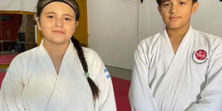 Dos adolescentes karatecas cordobeses buscan ayuda para representar al país en México