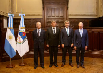 Juan Bautista Mahiques con los jueces de la Corte Suprema de Justicia de la Nación: Horacio Rosatti, Carlos Rosenkrantz y Ricardo Lorenzetti.