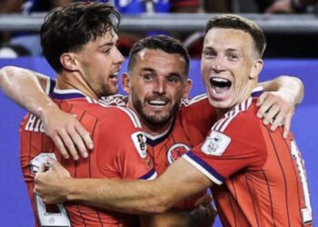 Con un gol de McGinn, Escocia superó a Haití en el debut