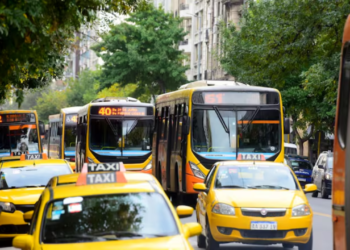 El transporte urbano parará si mañana no se paga completo el aguinaldo