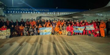 Rescatistas argentinos ya trabajan en Venezuela tras los terremotos