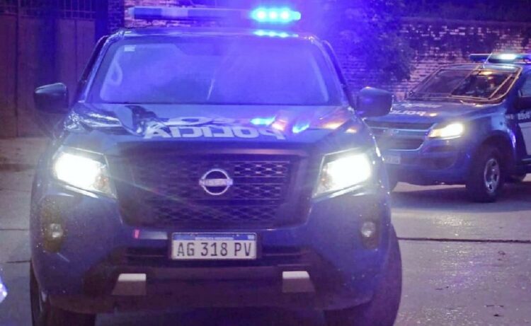 Muere una mujer en Nueva Córdoba: había activado el botón antipánico antes de ser hallada sin vida La Justicia investiga la muerte de una mujer de 38 años hallada sin vida en un departamento de Nueva Córdoba. Aunque había activado el botón antipánico y contaba con una denuncia previa por violencia de género, los primeros indicios no evidencian signos de violencia.