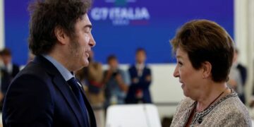 El Gobierno no alcanzó la meta fiscal acordada con el FMI tras el déficit registrado en junio El Gobierno no alcanzó la meta fiscal acordada con el FMI tras el déficit registrado en junio