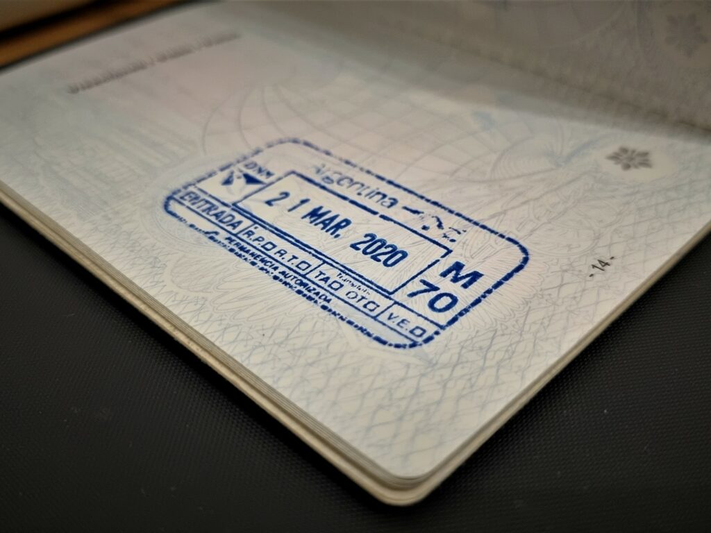 A través de un DNU, el Gobierno Nacional endureció las reglas para extranjeros reglas