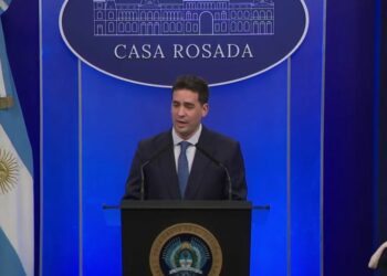 Adrian Ravier, vocero presidencial en conferencia de prensa.
