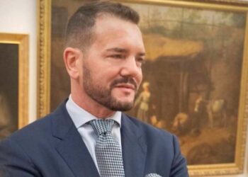 Alejandor Nimo, quien era el consejero y cónsul general de Argentina ante España.