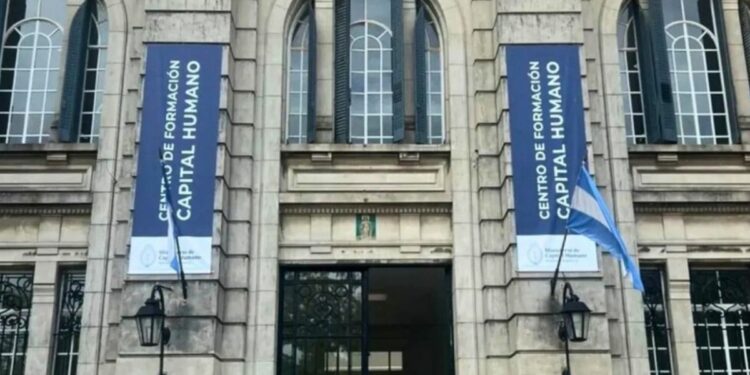 El Ministerio de Capital Humano reglamentó aspectos de la reforma laboral mediante el Decreto 612/2026.