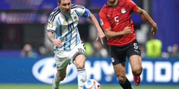 Argentina cae por la mínima ante Egipto: Messi falló un penal y el arquero Shobeir es figura