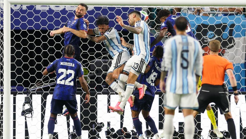 Argentina pasó por todos los estados de ánimo y eliminó con sufrimiento a Cabo Verde