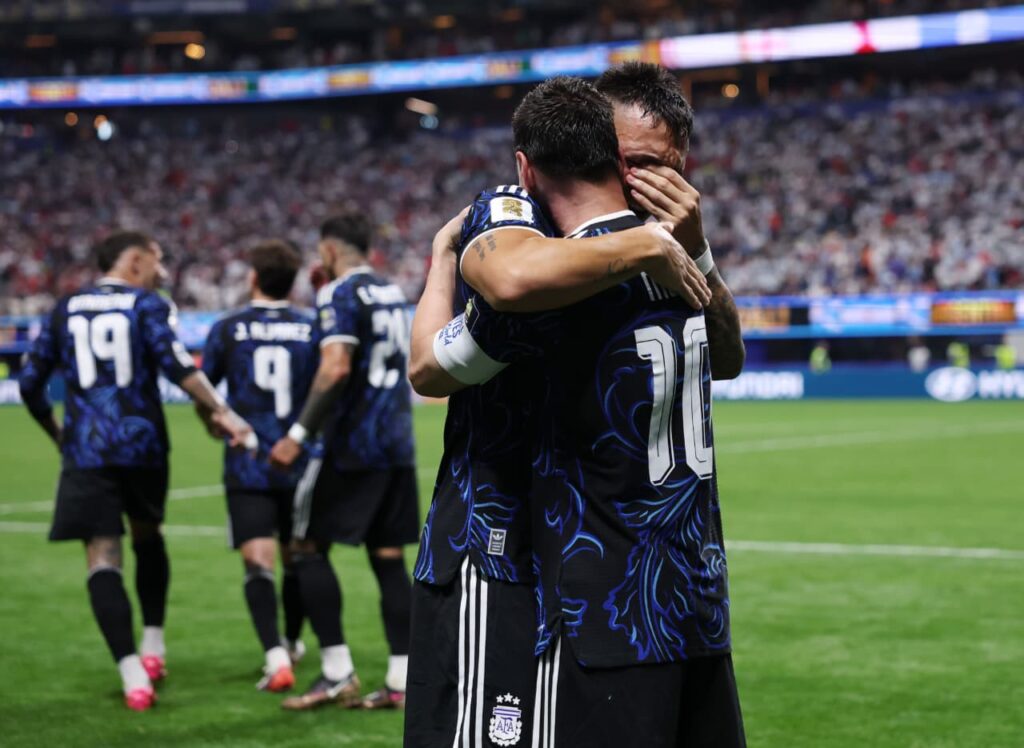 Argentina perdía y con mucho orgullo se lo dio vuelta heroicamente a Inglaterra: jugará la final con España Argentina perdía y con mucho orgullo se lo dio vuelta heroicamente a Inglaterra: jugará la final con España