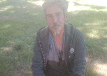 Buscan en Córdoba a un mendocino desaparecido tras quedar en situación de calle Última fotografía de Arnaldo Carrasco enviada a su familia.
