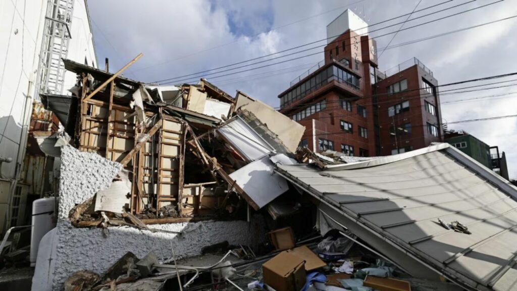 Aumentan a 34 los fallecidos por el fuerte terremoto en Japón
